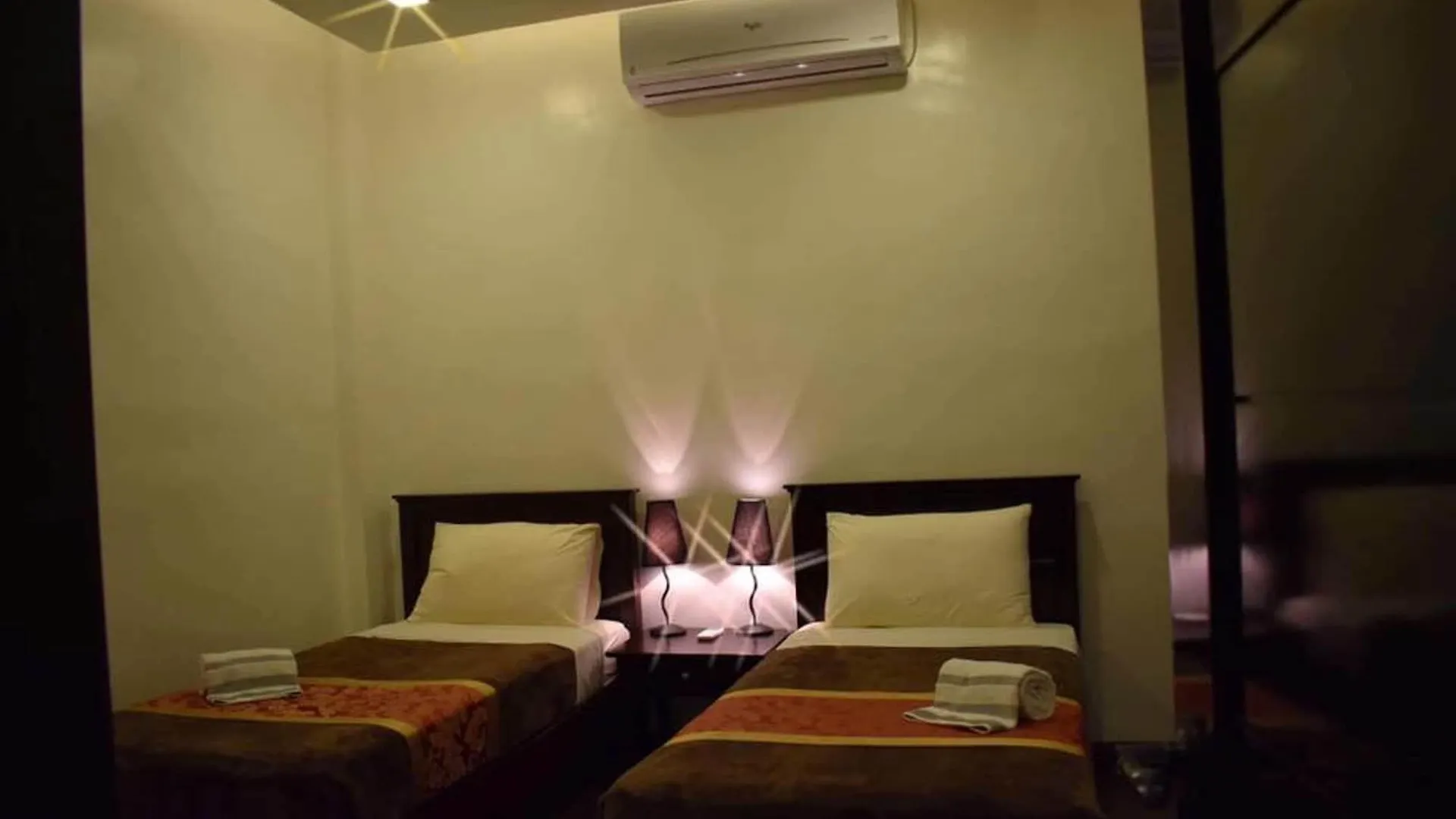 Jo Carter'S Hotel And Suites Angeles City