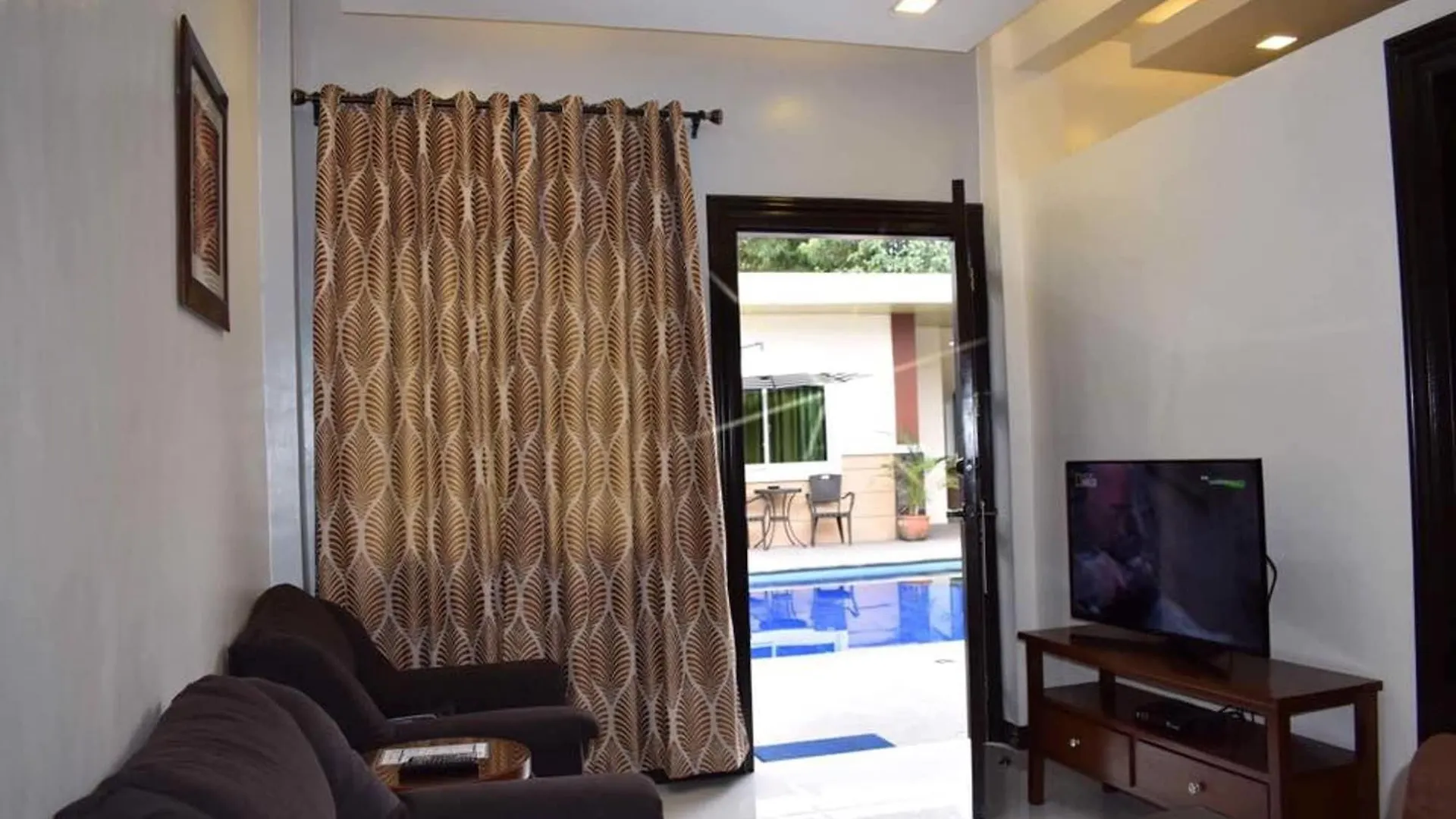 Jo Carter'S Hotel And Suites Angeles City