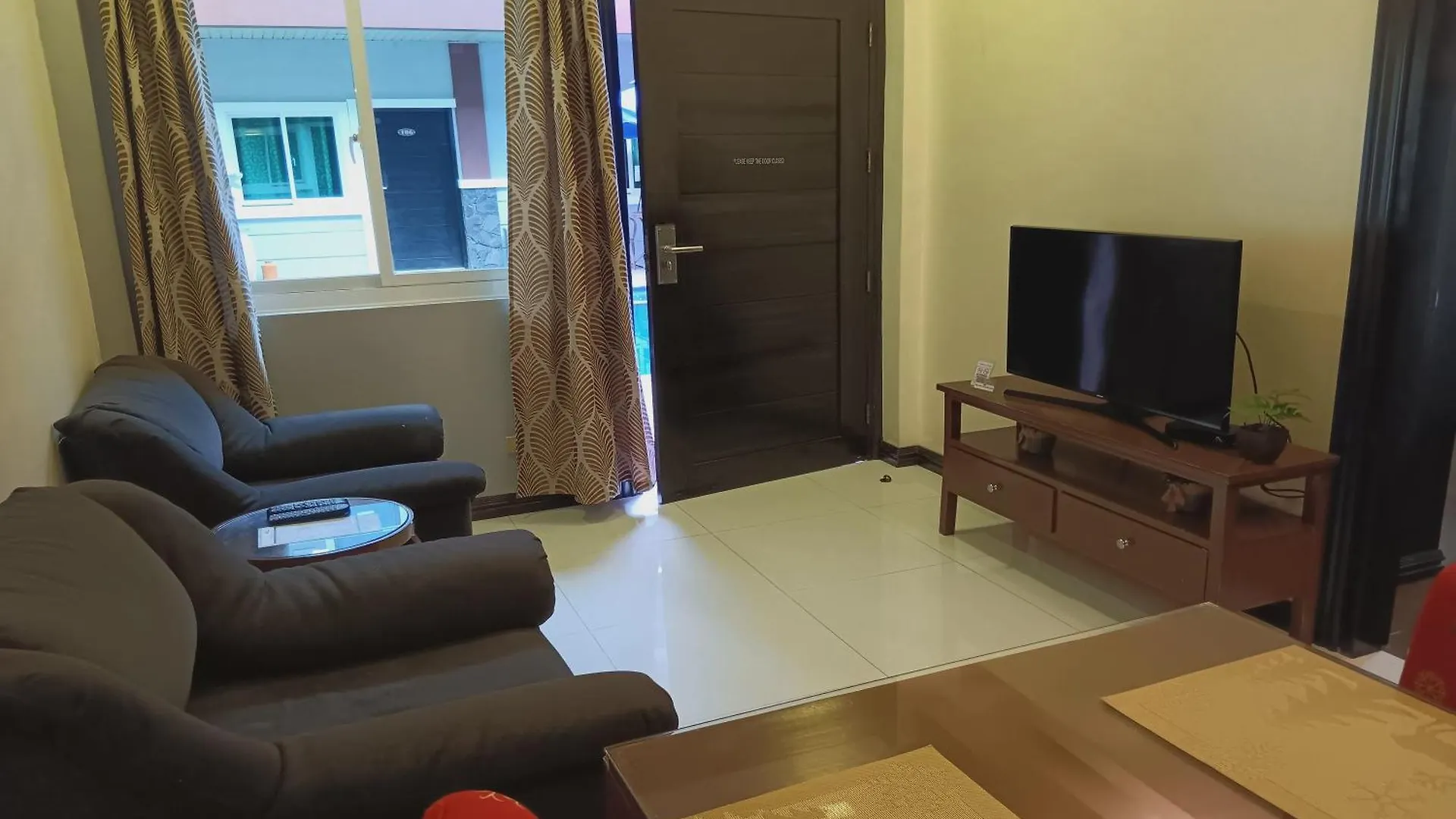 Jo Carter'S Hotel And Suites Angeles City