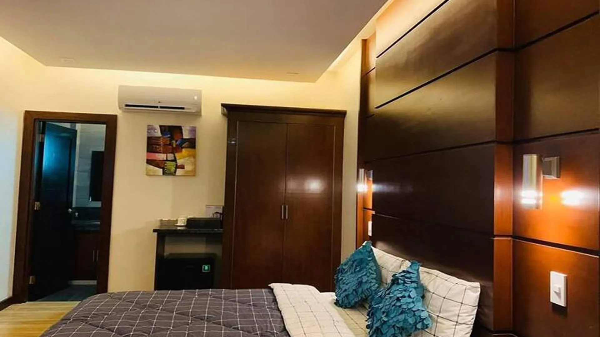 Jo Carter'S Hotel And Suites Angeles City
