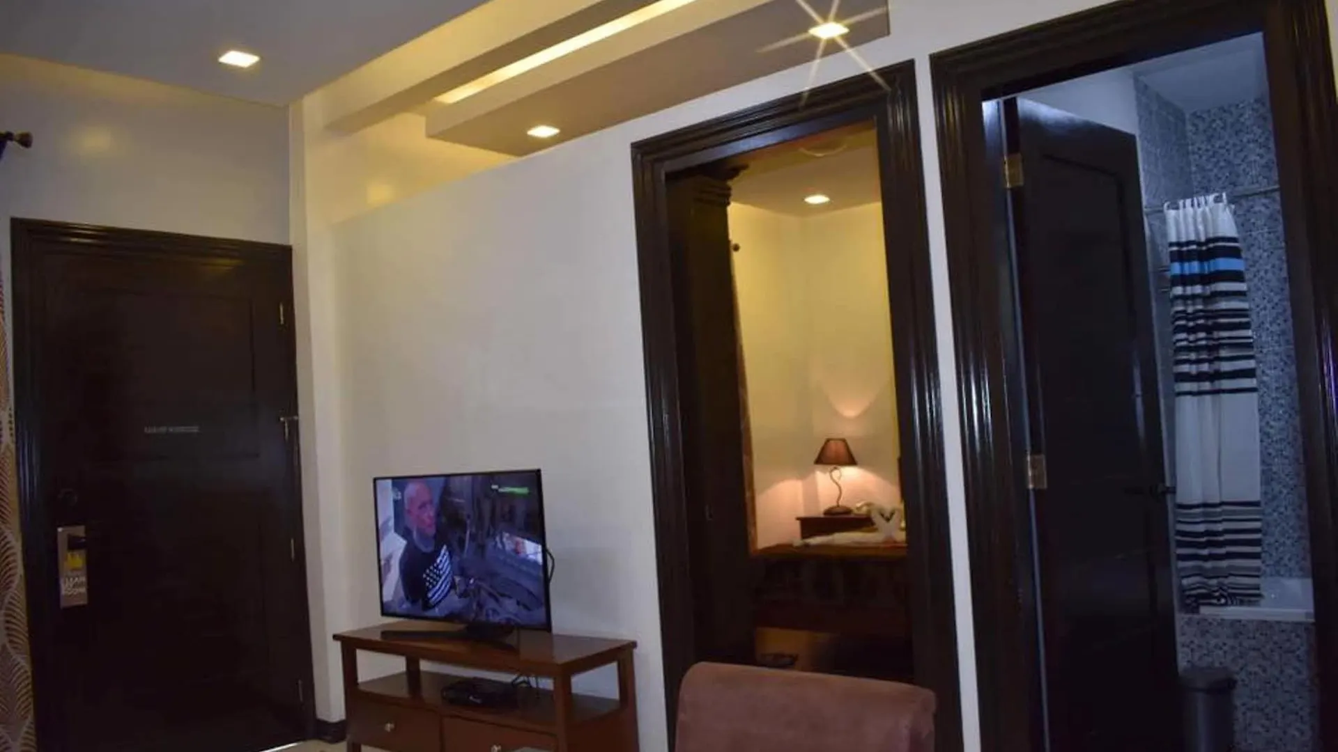 Jo Carter'S Hotel And Suites Angeles City