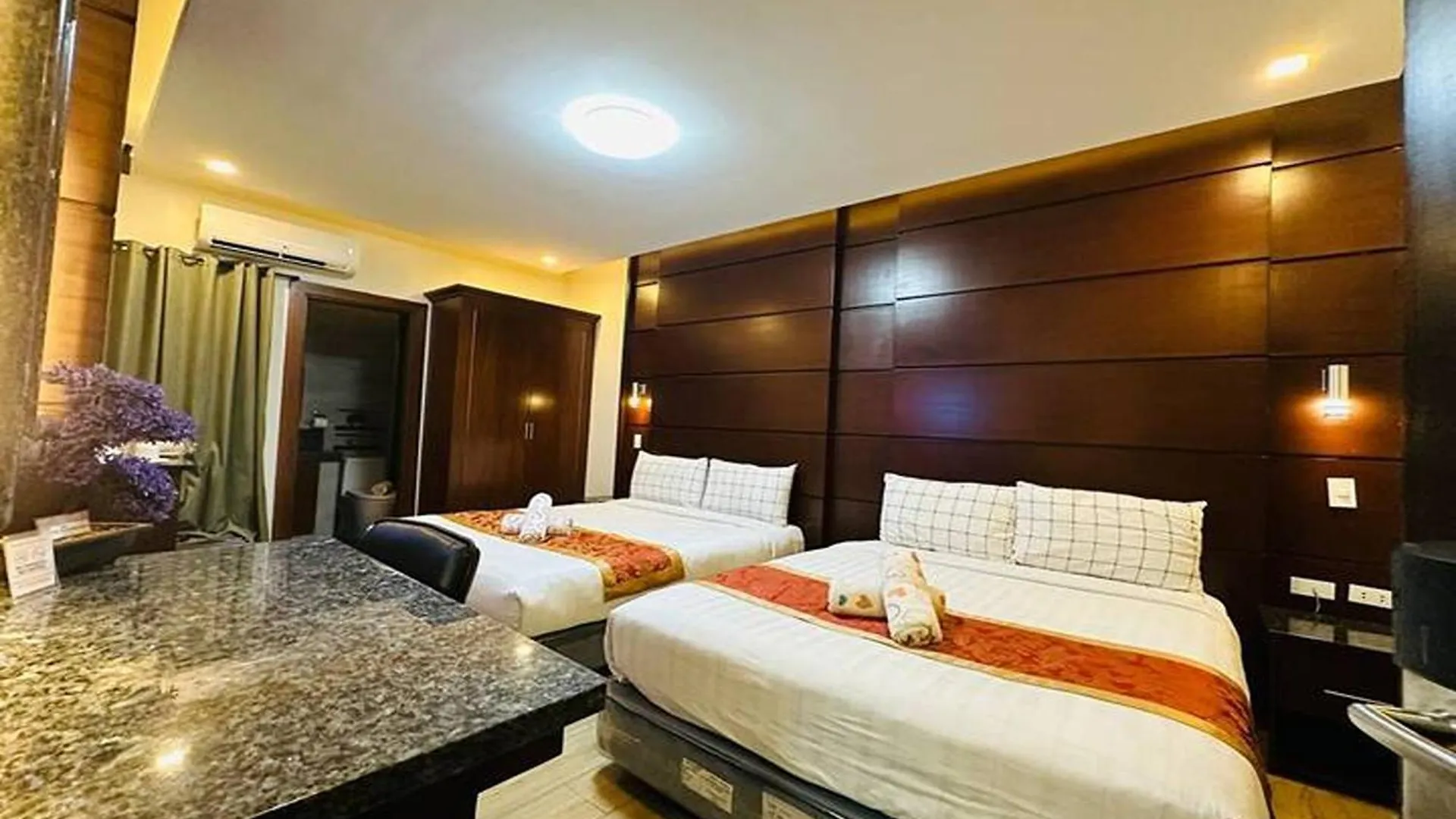 Jo Carter'S Hotel And Suites Angeles City 3*,